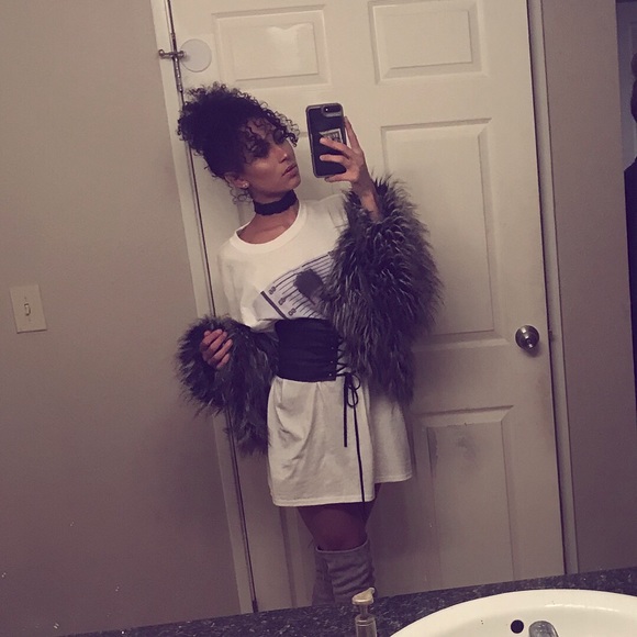 Meet your Posher, Sierra - Picture 4 of 4